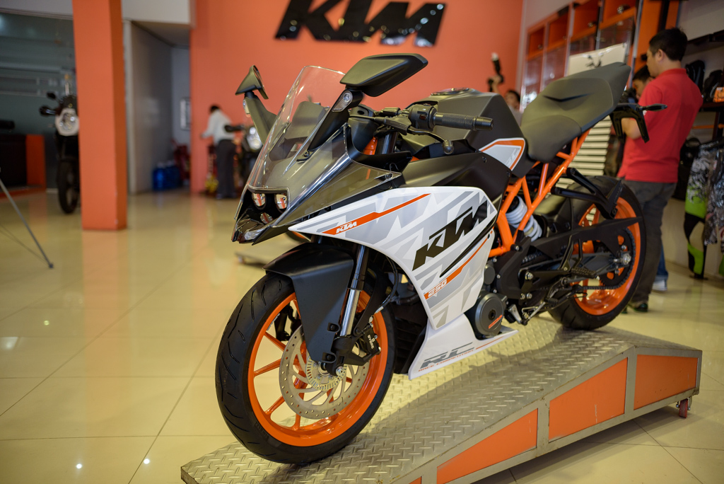 Bộ đôi KTM RC250 và KTM 250 Duke chào Việt Nam